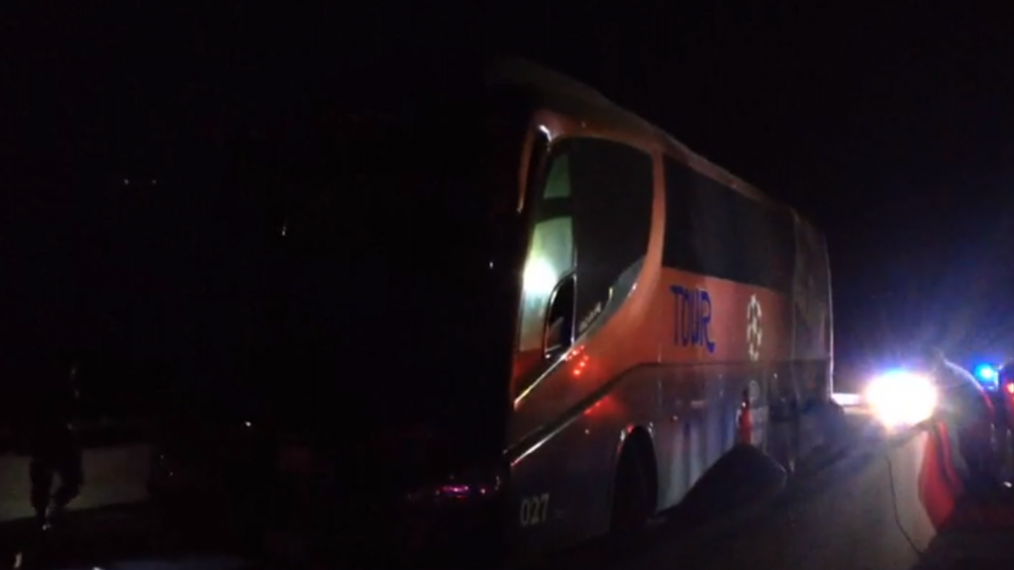 Vuelca autobús de pasajeros, deja 6 lesionados