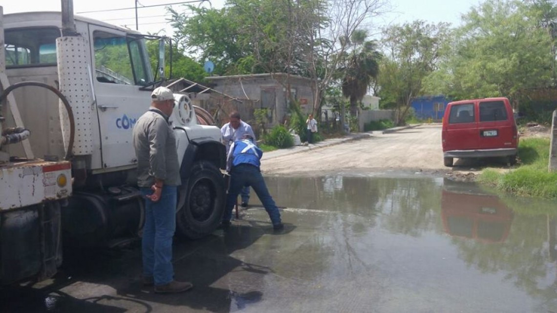 Comapa trabaja con equipo vactor