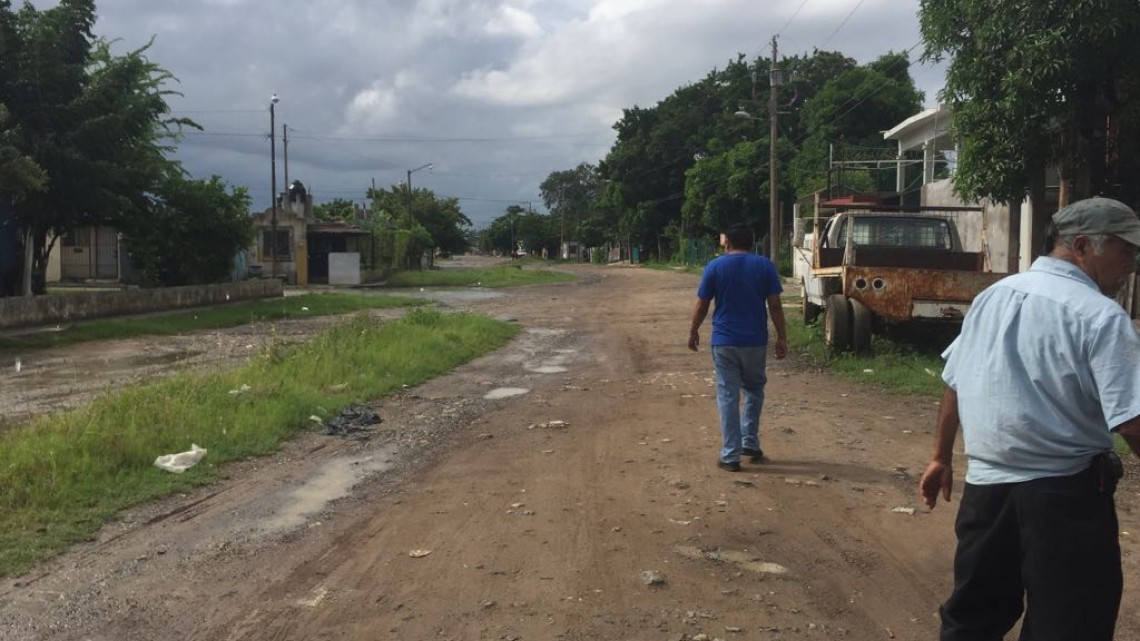 Piden mejoras en su colonia y ampliación de espacios educativos
