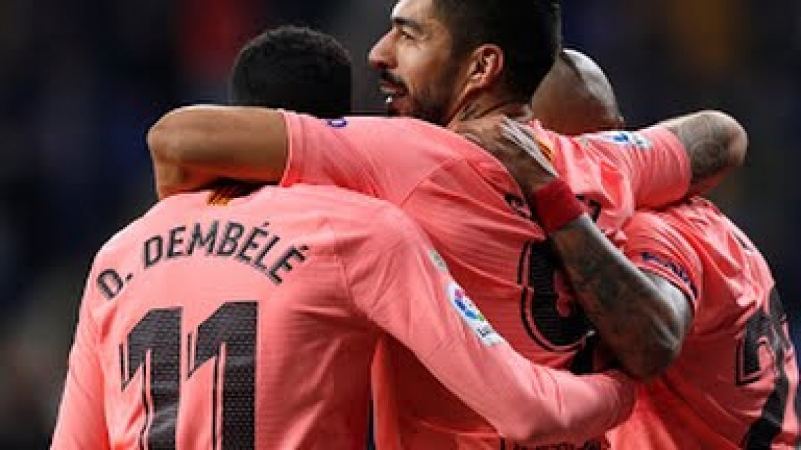 El Barcelona golea al Espanyol 4-0 en el Derbi Catalán 