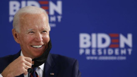 Biden se somete a prueba covid tras positivo en uno de sus asesores