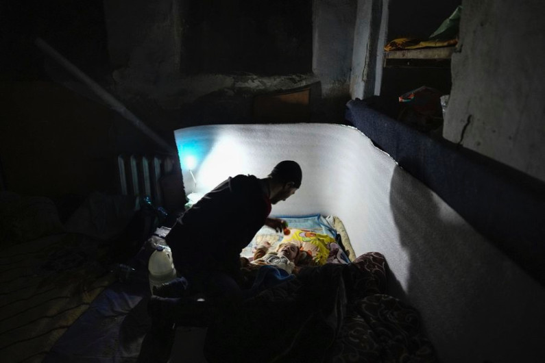 Rusia deja sin luz a más de mil localidades en Ucrania por bombardeos