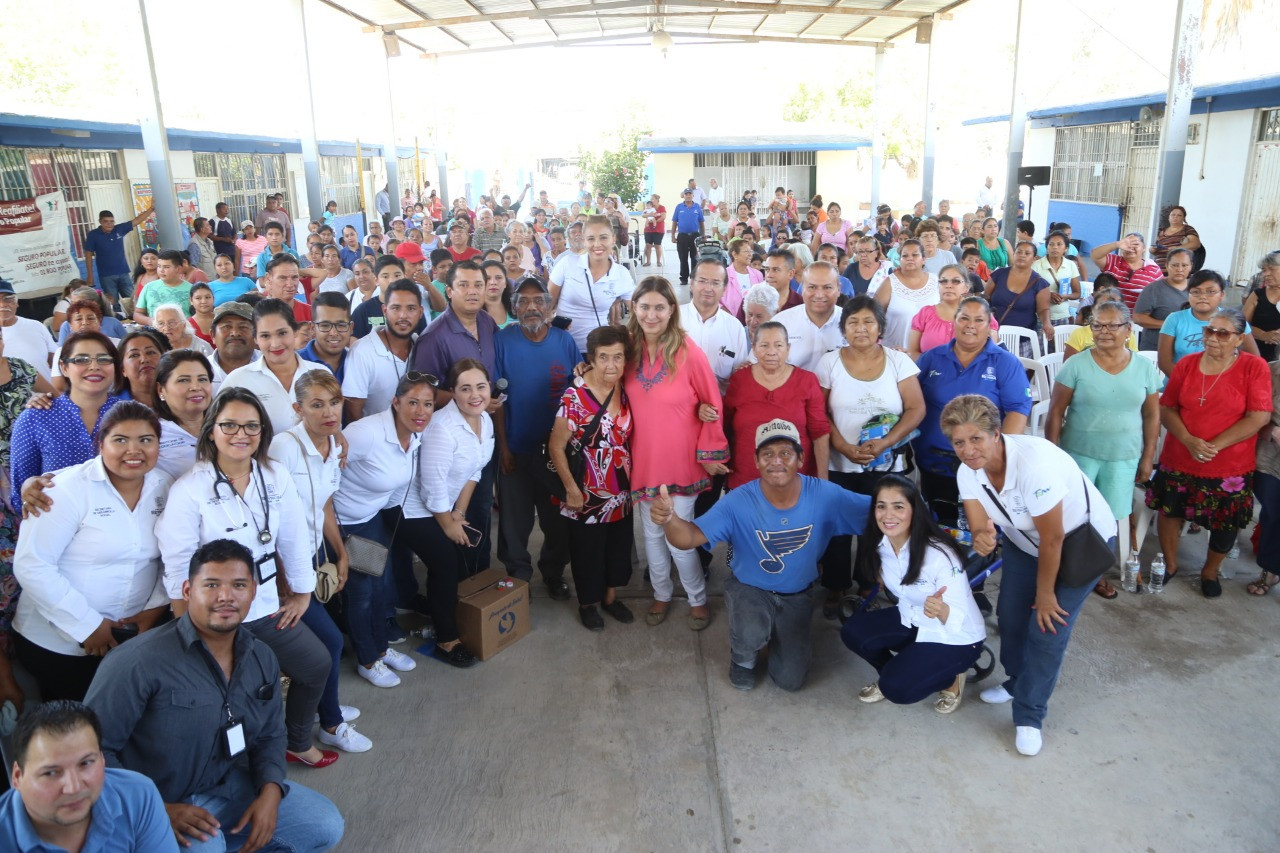 Maki entrega beneficios y convive con Colonia Marte R. Gómez