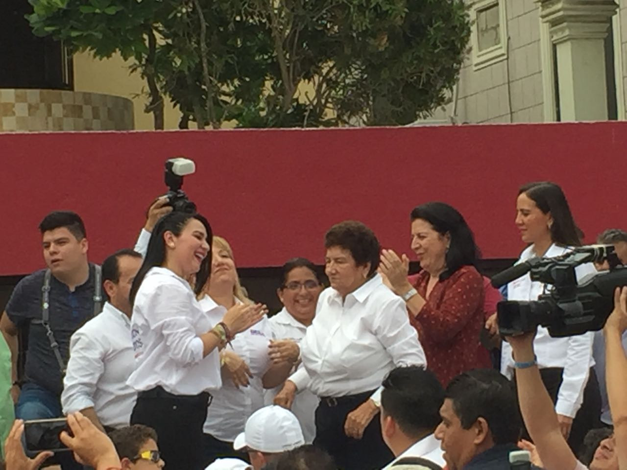 Peraza Guerra se registra como candidata del PRI