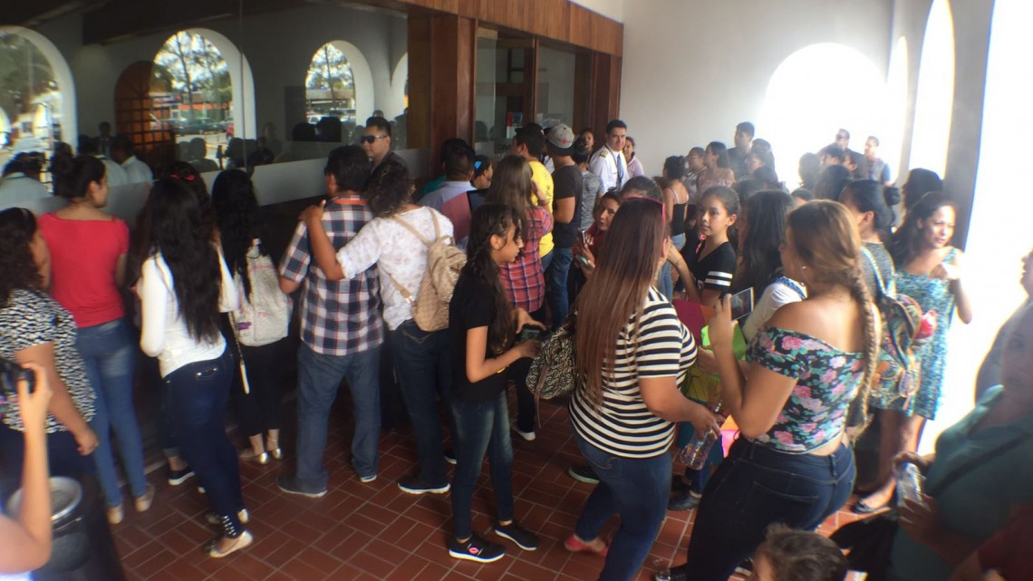 Maluma ignora a sus fans