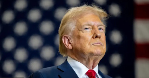 Trump planea multar con 998 dólares diarios a a migrantes por no irse tras ser deportados