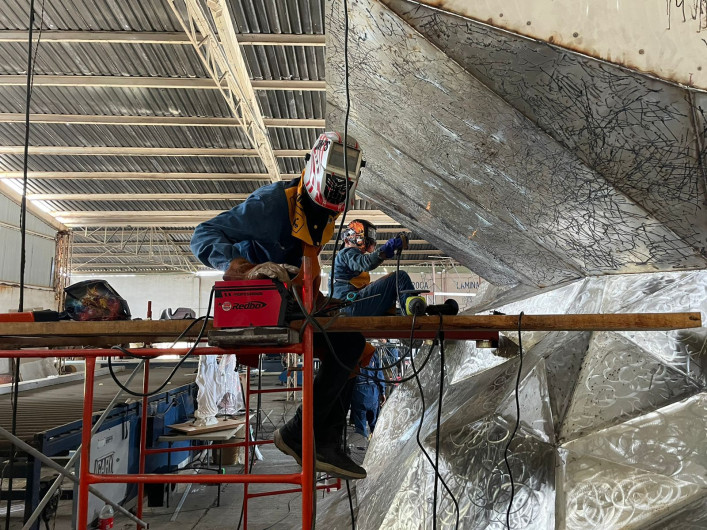 Participan estudiantes del ITACE en mega escultura de la Virgen de El Chorrito