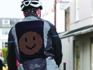 Conoce la chamarra que proyecta emojis con luces LED