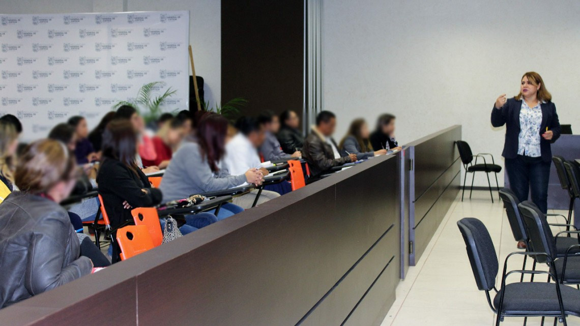 Reciben 90 servidores públicos de la PGJ capacitación