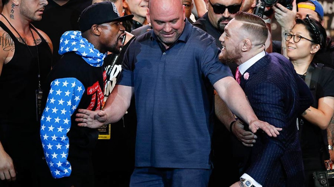 Floyd y McGregor se amenzan durante presentación de la pelea 