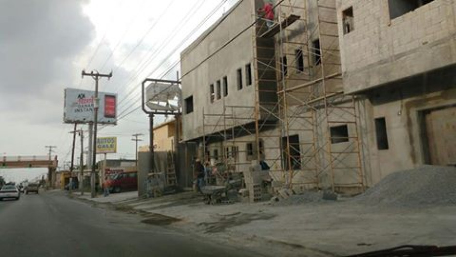 Construyen guardería en zona de alto riesgo