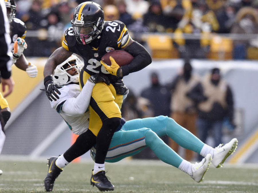 Steelers eliminan a Dolphins, con sus 3 astros