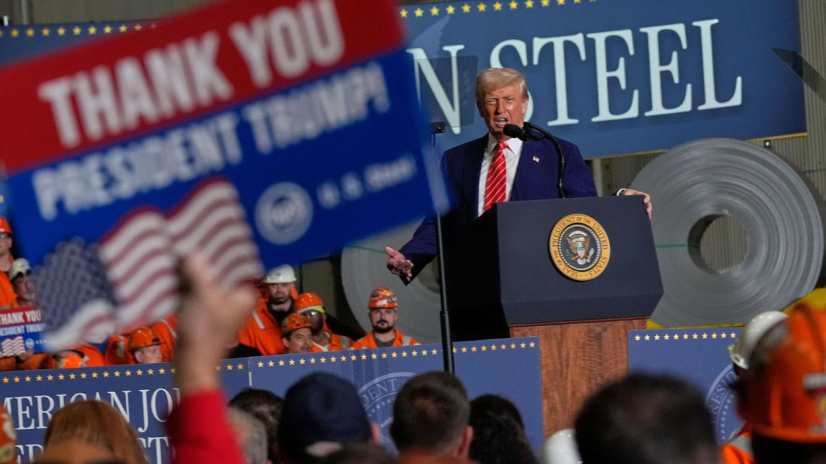 Trump anuncia que subirá los aranceles al acero del 25% al 50%