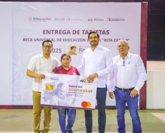 Asistió el Alcalde Carlos Peña Ortiz a entrega de 1,500 Becas de Secundaria