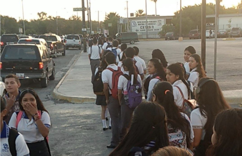 Revisan mochilas ante amenaza en el CETIS 71   