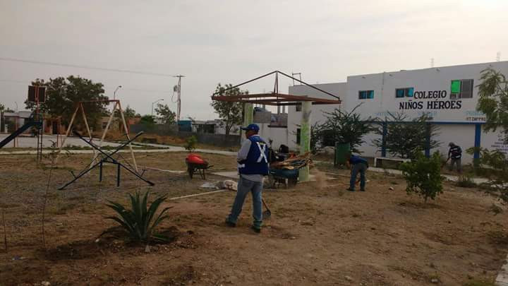 Servicios Públicos Primarios limpia plazas públicas