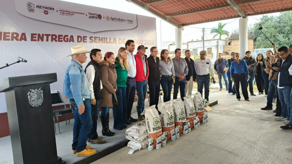 Entregan semilla de sorgo a productores