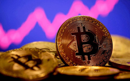 Bitcoin alcanza los 30 mil dólares, su nivel más alto desde junio