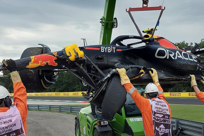 Sergio "Checo" Pérez choca en las prácticas del GP de Hungría