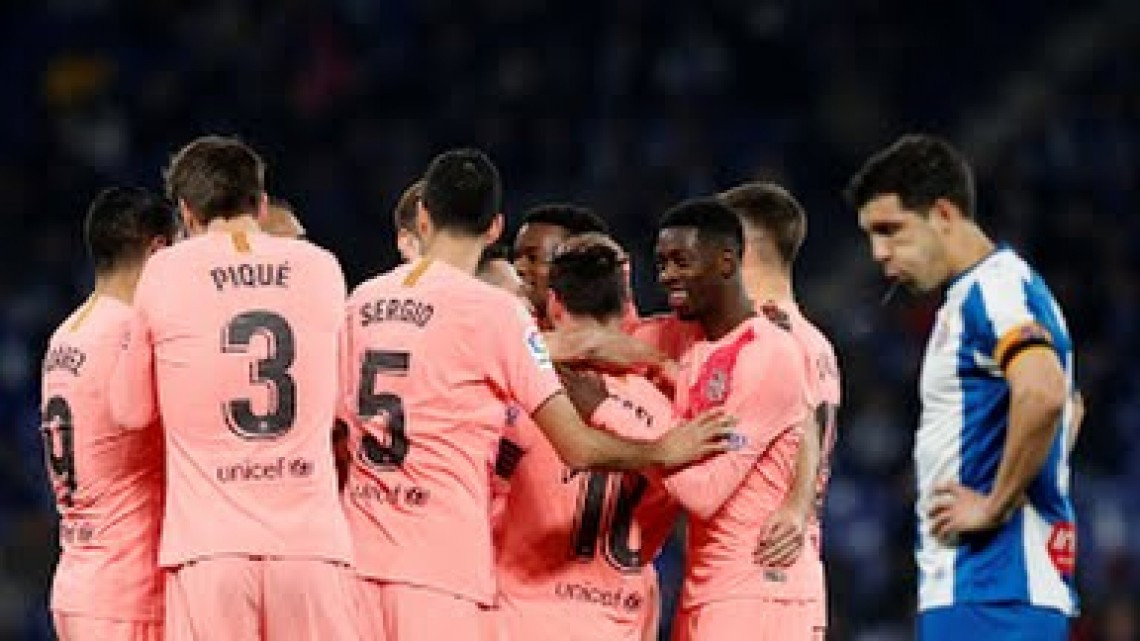 El Barcelona golea al Espanyol 4-0 en el Derbi Catalán 