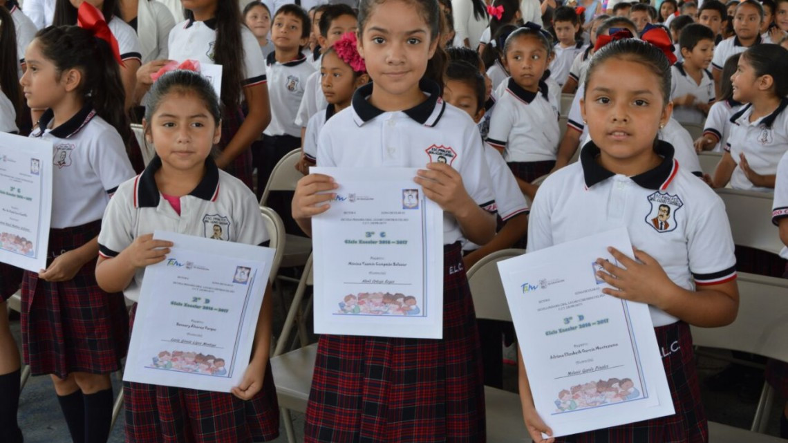 Ciclo escolar 2016-17 es clausurado por las autoridades educativas 