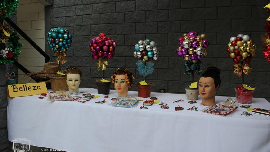 Realizan exposición de trabajos de alumnos del CAM Laboral