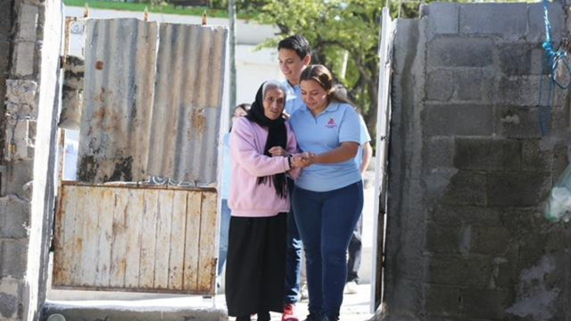 Voluntariado Juvenil otorga apoyo a adultos mayores