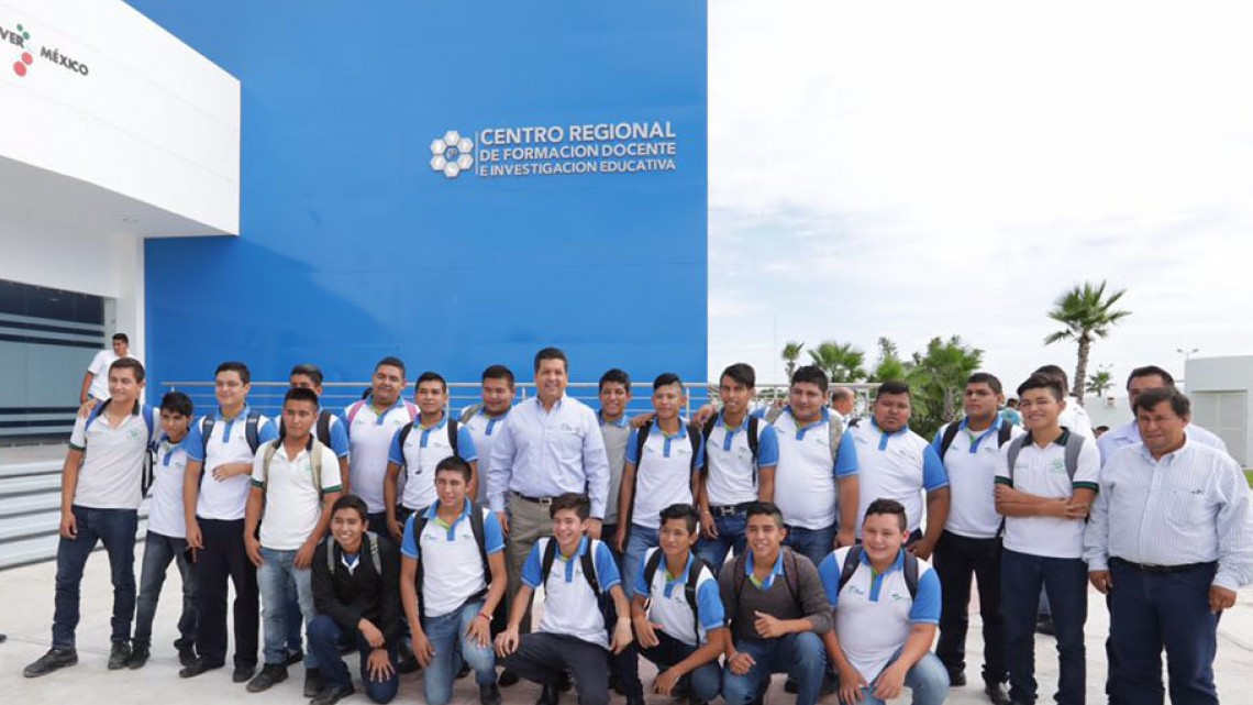 Inaugura Gobernador talleres de energías limpias