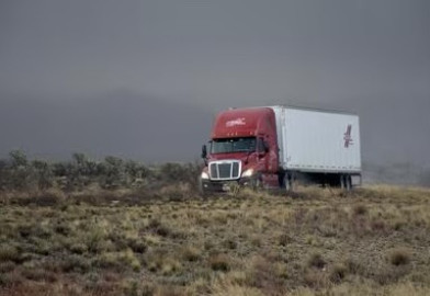 Encuentran camión con migrantes en Austria 