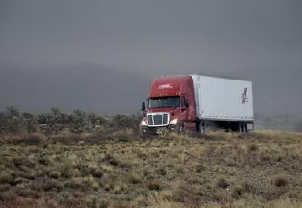 Encuentran camión con migrantes en Austria 