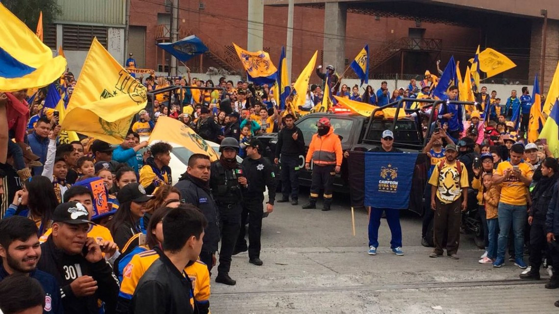 Inicia desfile por sexto campeonato de Tigres