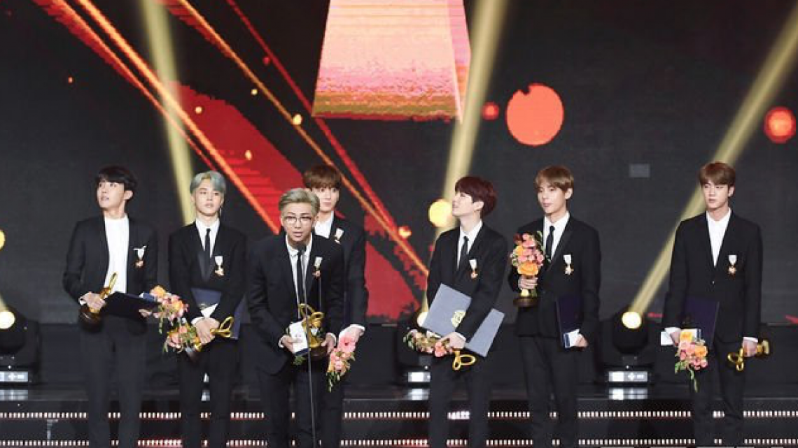 BTS recibe la medalla al 'Orden del Mérito Cultural'