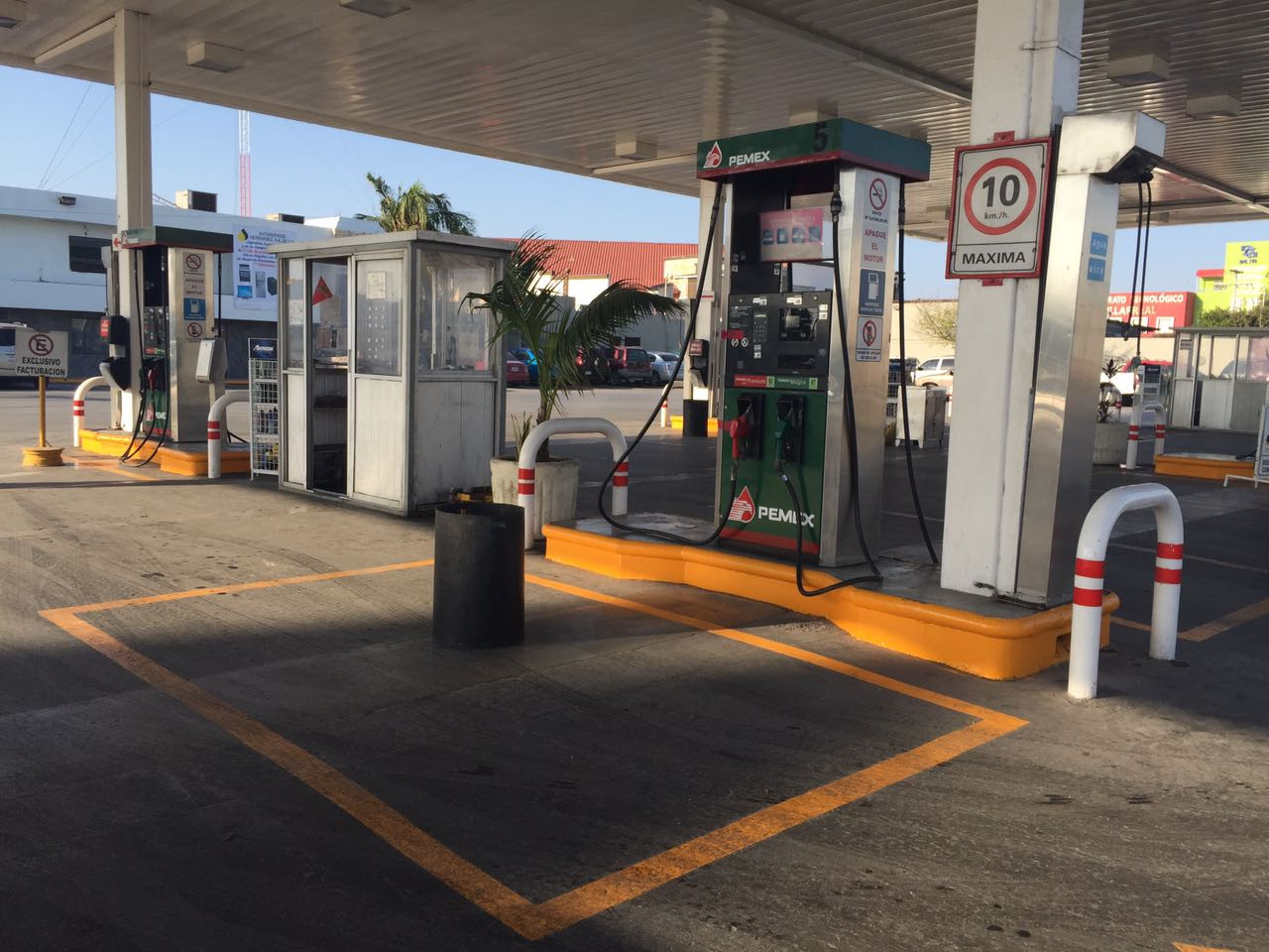 Cierran 189 gasolineras en Reynosa, Río Bravo y Matamoros