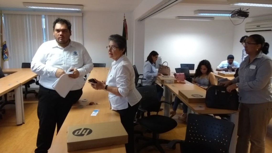 Entrega COPARMEX 23 equipos de cómputo a emprendedores