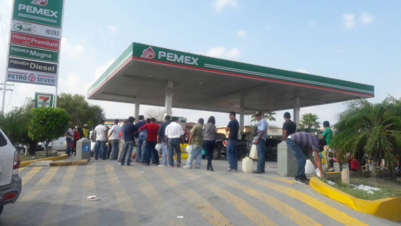 Compras de pánico en gasolinera de Matamoros