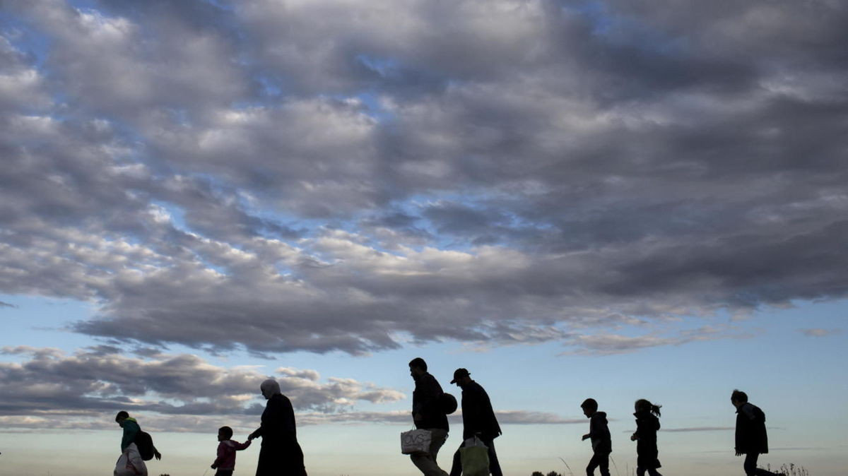 Veto migratorio de Trump se discutirá en dos cortes de EU