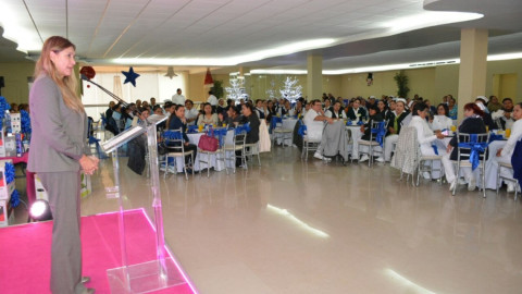 Enfermeras festejan su día en compañía de Alcaldesa 