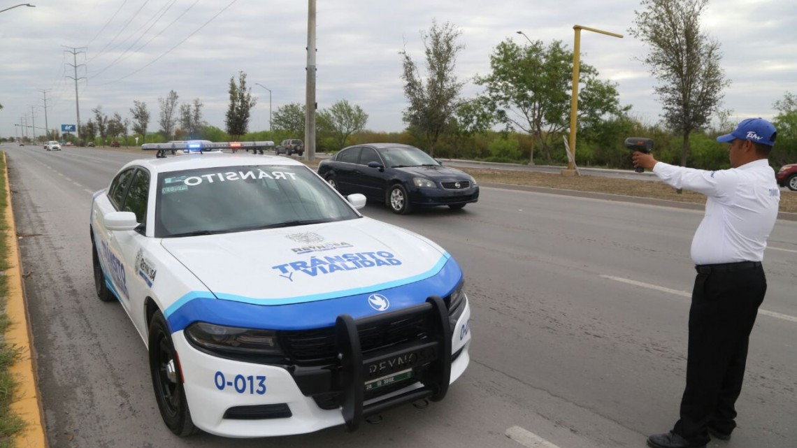 Invita Tránsito y Vialidad a respetar límites de velocidad