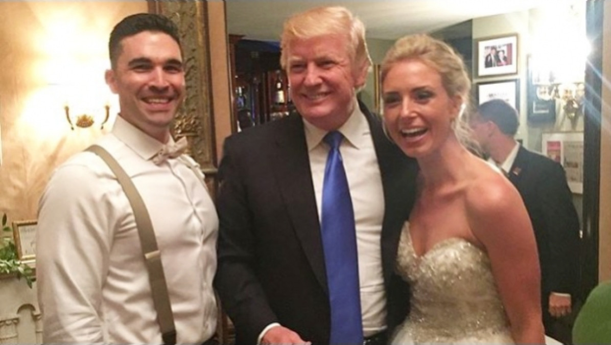 Donald  Trump cae de sorpresa a boda en Nueva Jersey