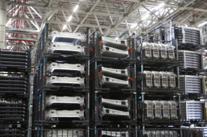 Industria automotriz rompe récord en producción de autos 