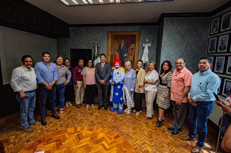 Reconoce Cabildo de Matamoros a Jorge Montemayor “Huevolín” por 65 años de trayectoria artística