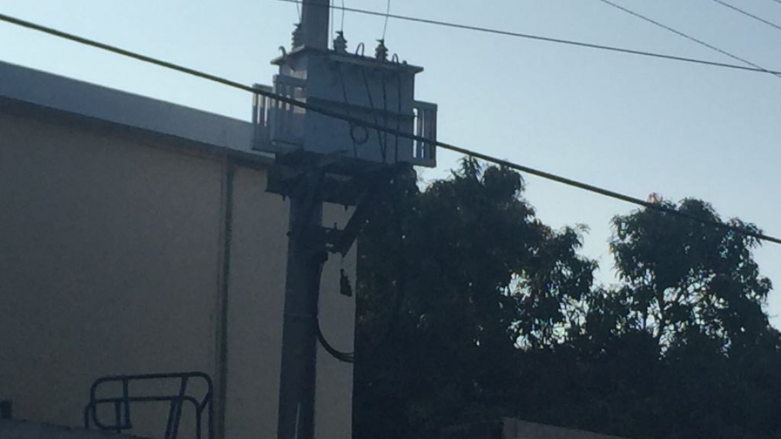 El mal estado del sistema eléctrico, obliga a escuela suspender clases