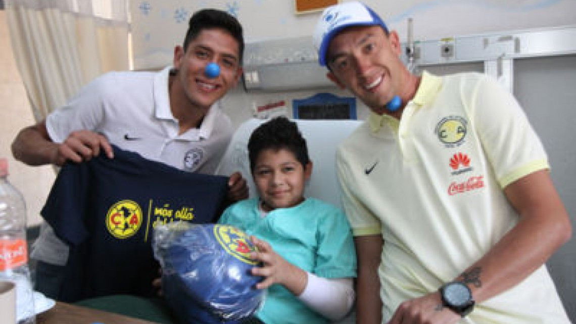 Club América visita a niños con cancer 