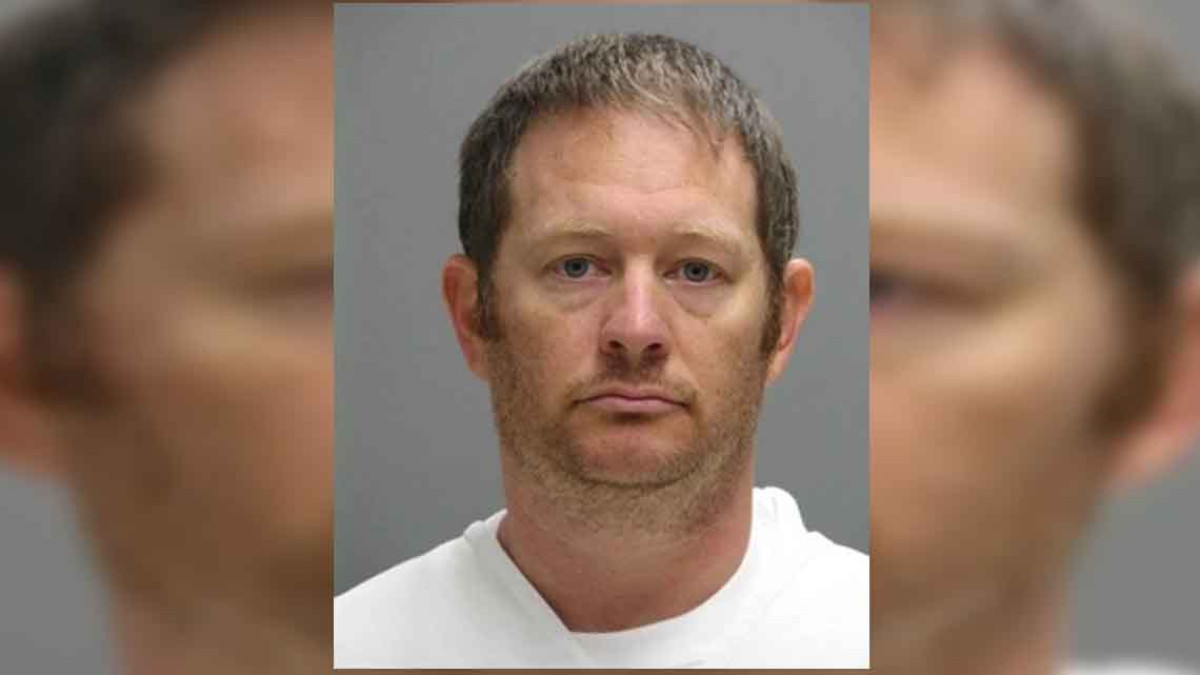 Condenan a 20 años de cárcel a agente del Servicio Secreto por “sexting” con menores