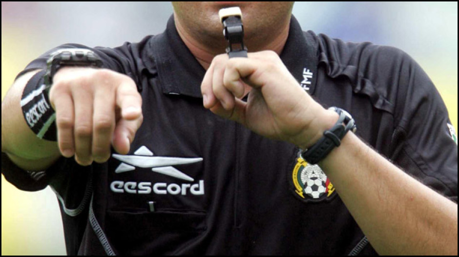 Árbitros de la Liga MX ganan 38 mil pesos por partido