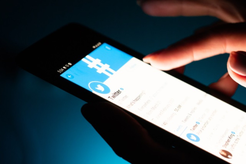 Twitter busca detectar y ocultar mensajes directos que sean ofensivos