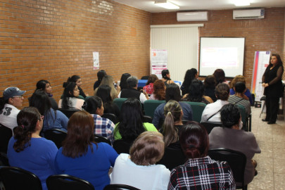Refrenda NLD apoyo a mujeres