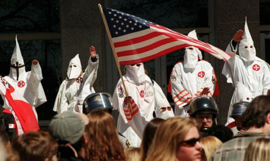 Ku Klux Klan felicita a Trump por "decir la verdad"