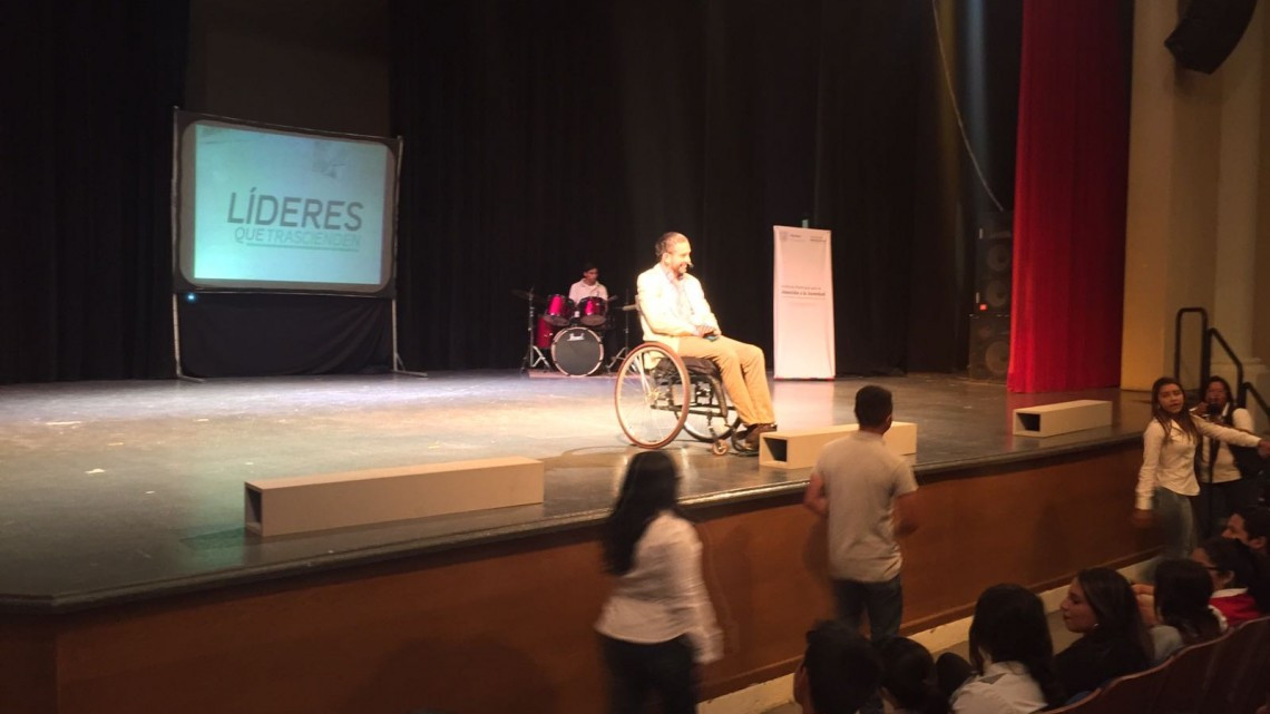 Marco Antonio Bracho sensibiliza a jóvenes de Matamoros 