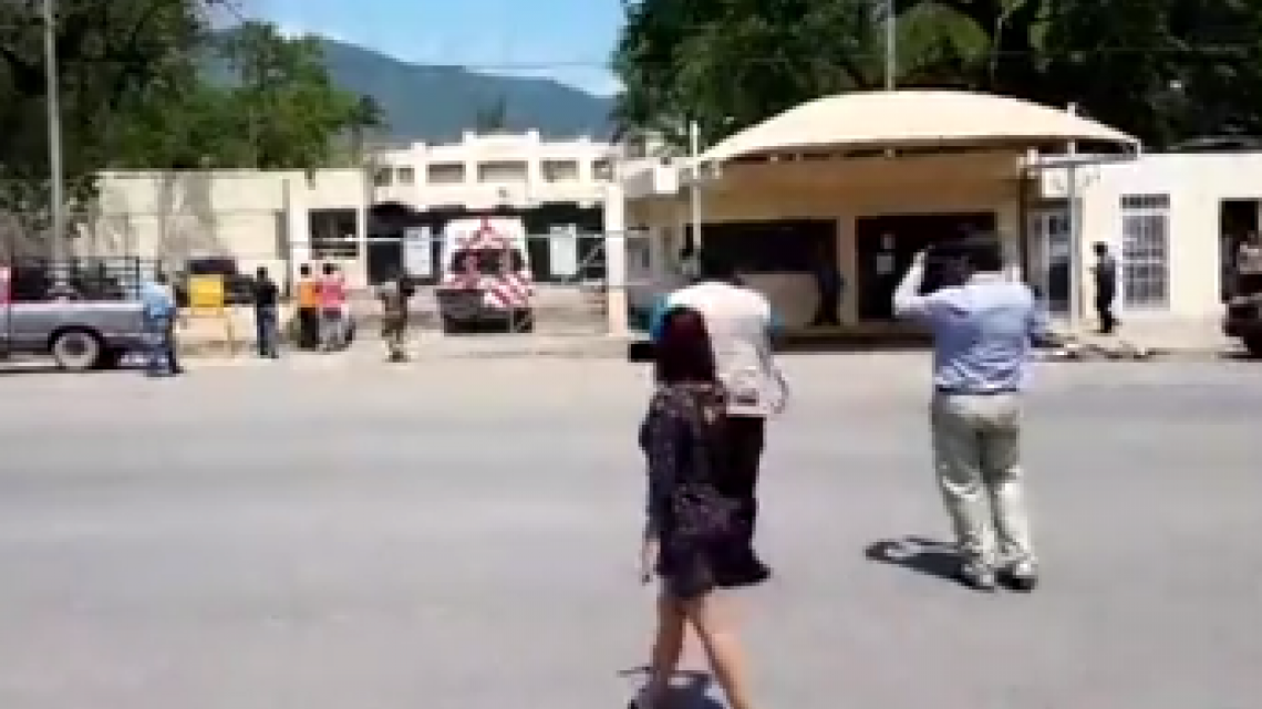 Reportan disparos y posible motín al interior del Cedes Victoria